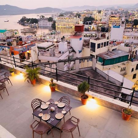 Hotel Lake Paradise Udaipur Eksteriør bilde