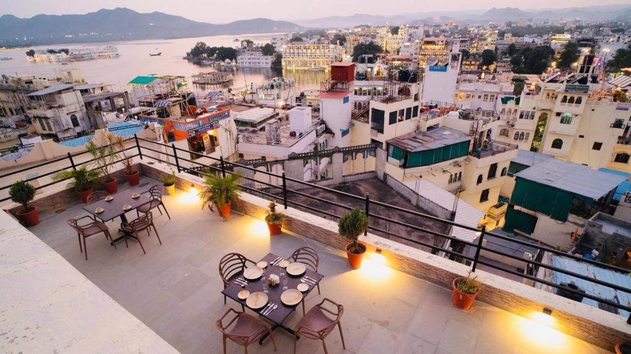 Hotel Lake Paradise Udaipur Eksteriør bilde