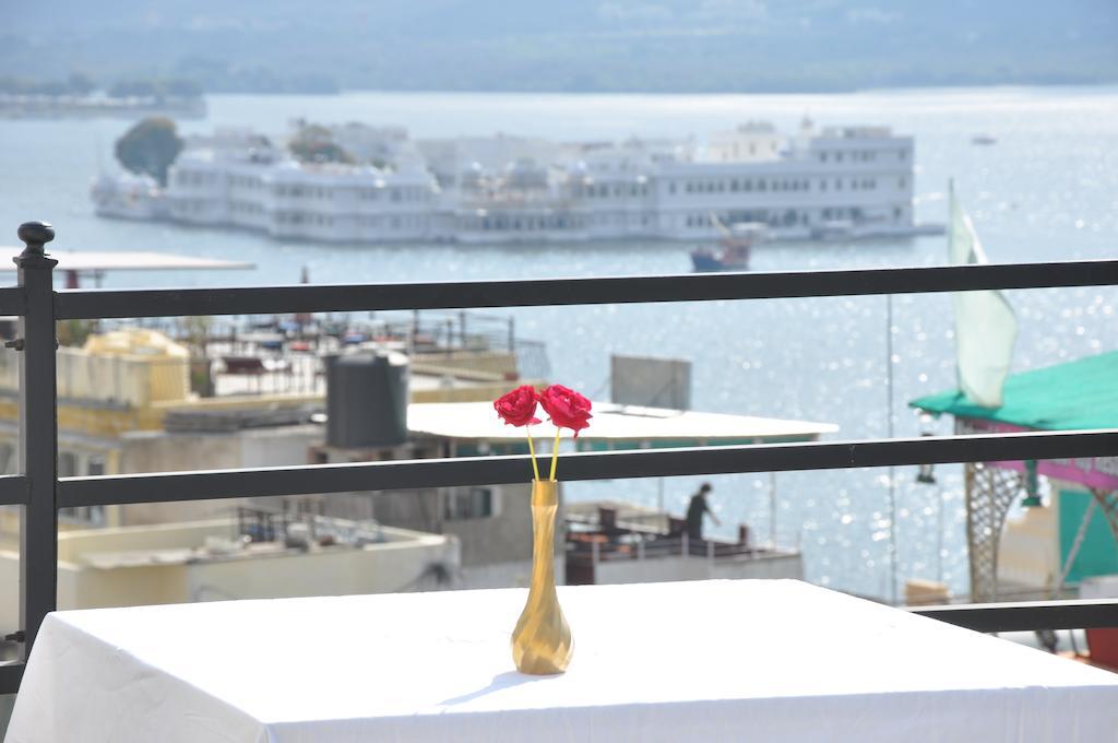 Hotel Lake Paradise Udaipur Rom bilde