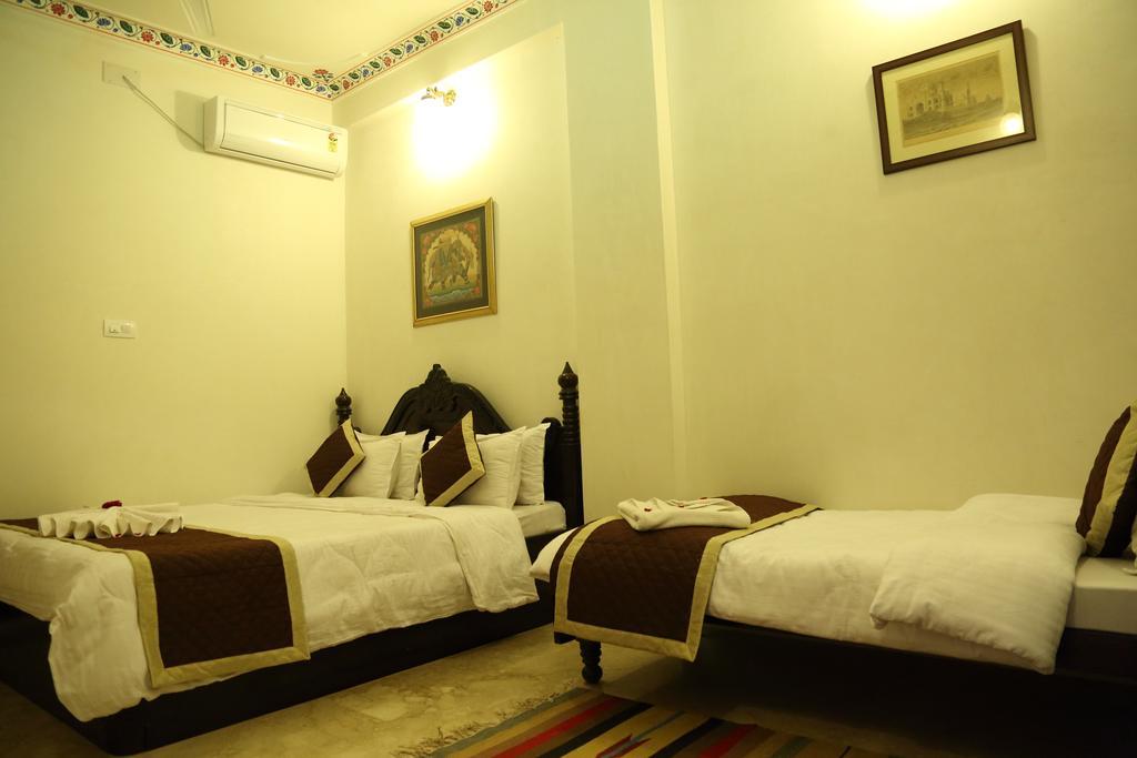 Hotel Lake Paradise Udaipur Eksteriør bilde