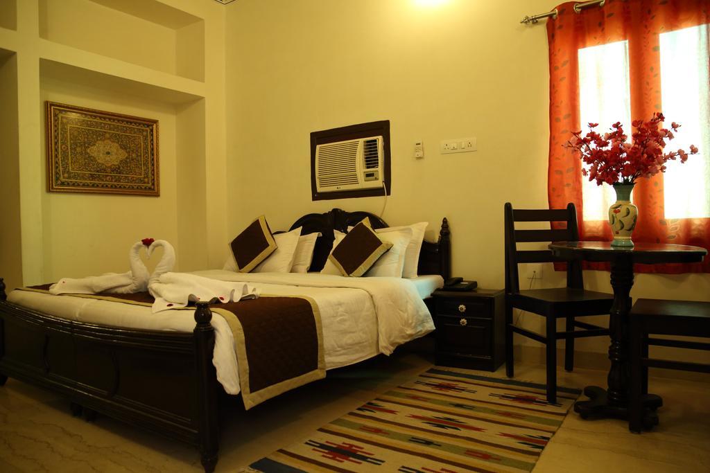 Hotel Lake Paradise Udaipur Eksteriør bilde