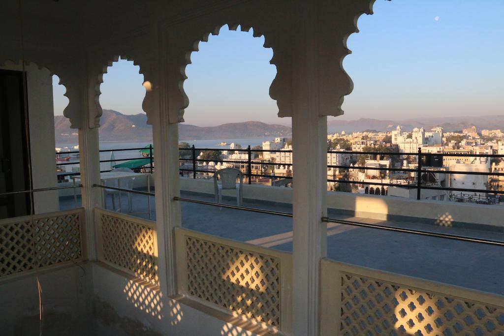 Hotel Lake Paradise Udaipur Eksteriør bilde
